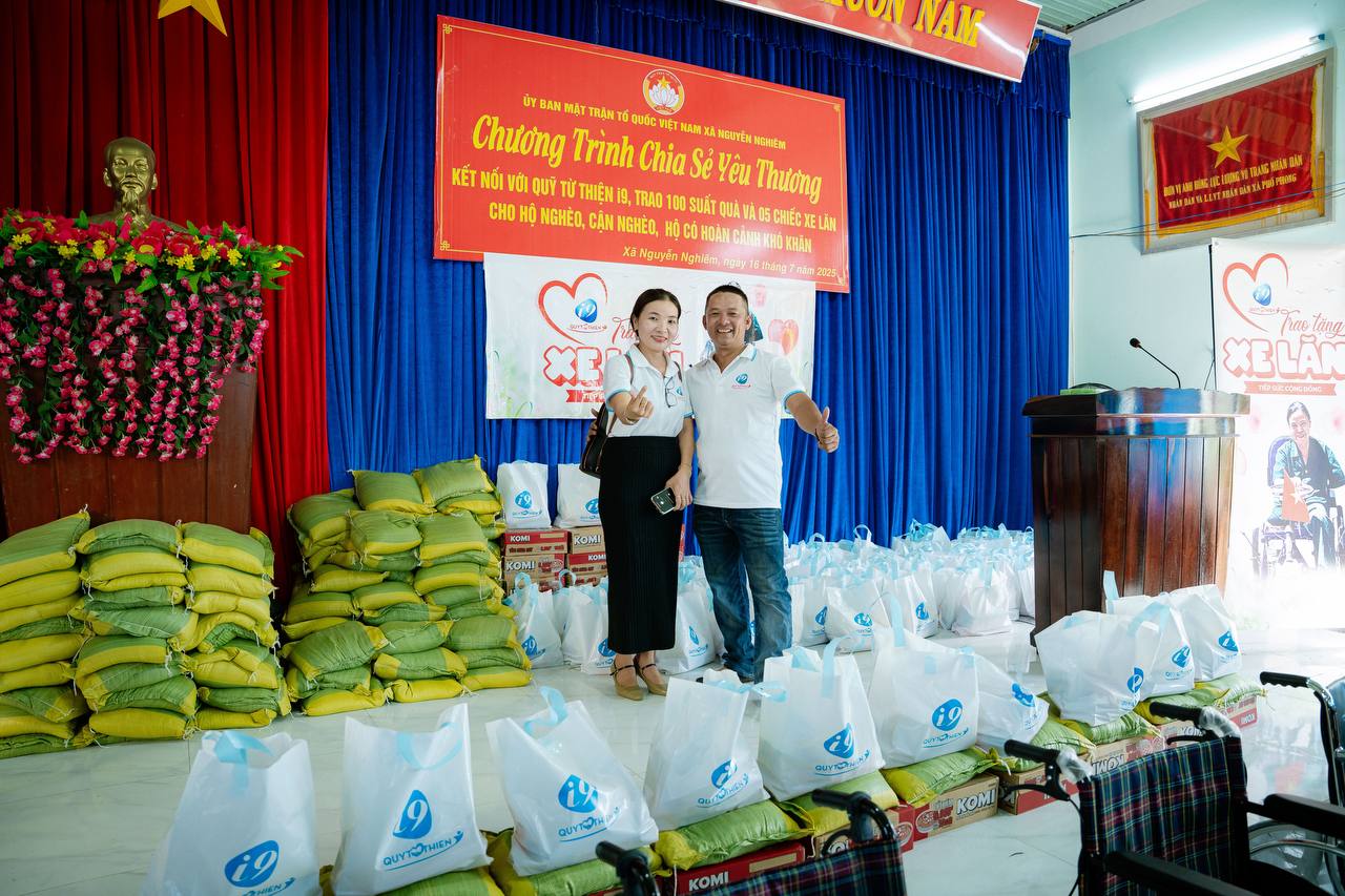 Hình ảnh minh họa các lý do nên chọn i88, bao gồm đa dạng trò chơi, dịch vụ khách hàng và nền tảng công nghệ ưu việt